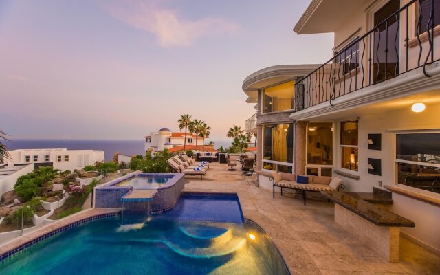 Spacious Cabo Villa Perfect for Large Groups: Villa Alegria