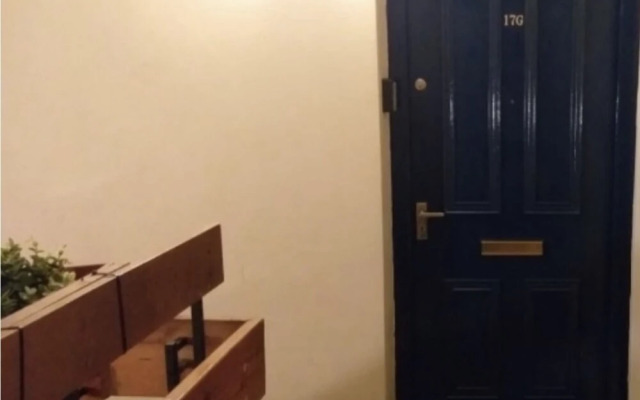 17G Regent Place