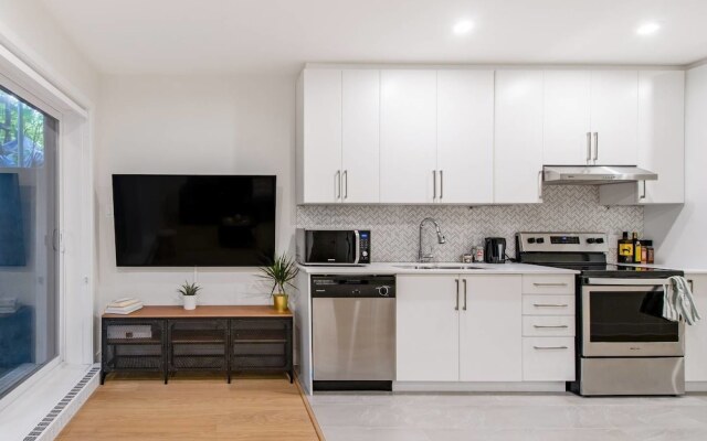 Cool and Comfortable 2 Bedroom Den