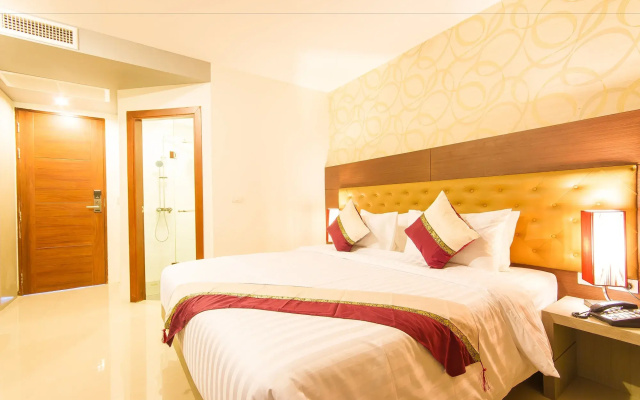 Hemingways Silk Hotel