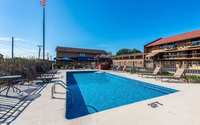 Americas Best Value Inn & Suites St. Marys