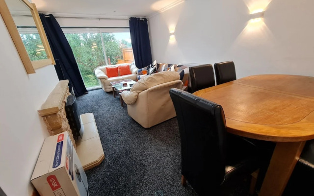 2-bed House Bungalow in Bristol