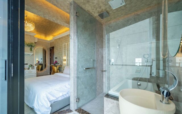 Ritz Residence @ Imago Mall Loft B
