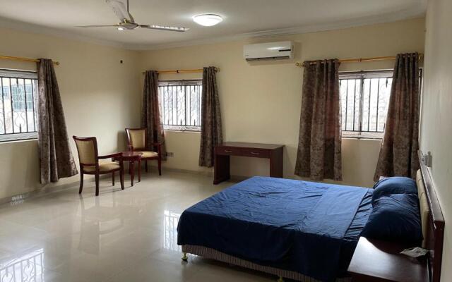 5 Bedroom Vacation home in Adenta