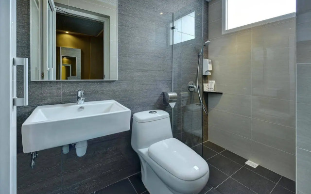 Ibis Budget Singapore Crystal