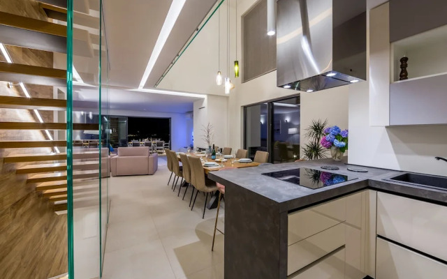 Villa AltaVista, Opatija - Seaview & Relax with Heated Pool and Private MiniGolf