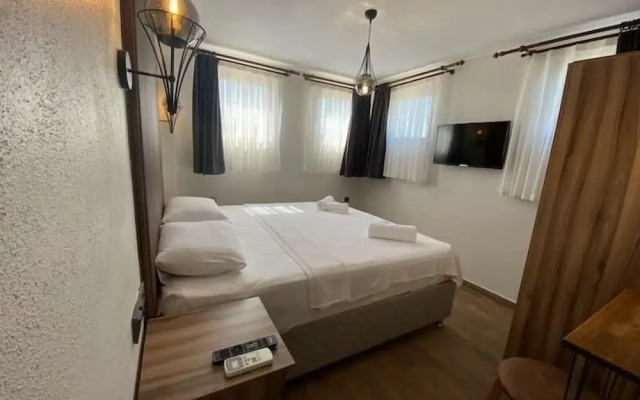 Tinos Otel & Bağ Evi (+12 Yaş)