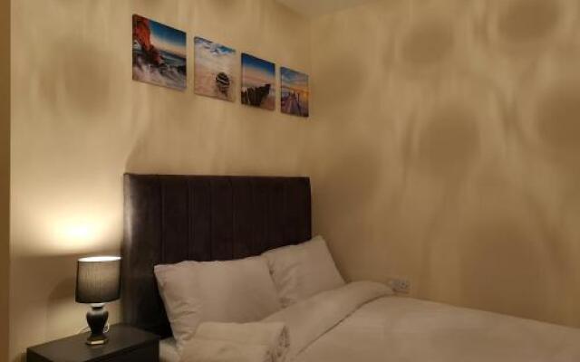 Nightingale Gardens - 4 Bed Detached House - Manchester