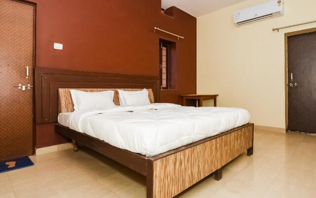 SPOT ON 40066 Sapphire Inn