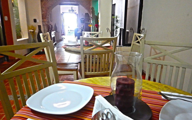 Suite Colonial by Cristi