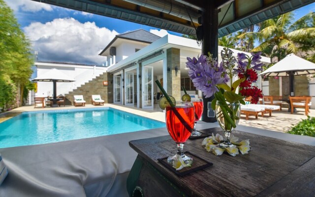 Villa Lovina Beach 2