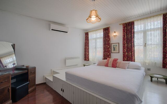 Amaranda Ada Evi - Adults Only