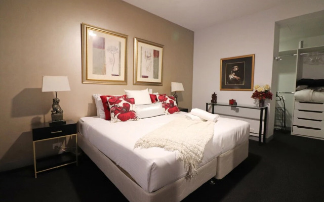 Fitzroy, Street Art - Rejuvenate Stays