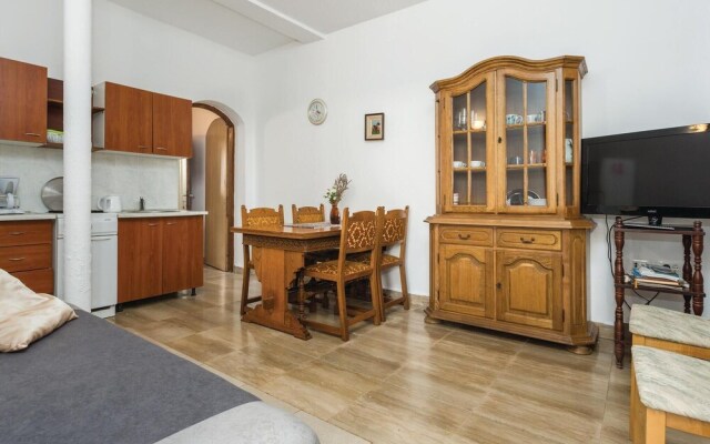 Nice Apartment in Lovrecica With 2 Bedrooms and Wifi