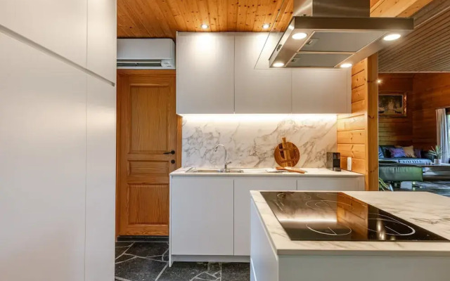 Huswell - Tranquil Retreat Cozy Chalet in the Heart of Urse