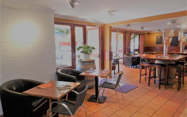 Les Provinciales Hotel & Restaurent