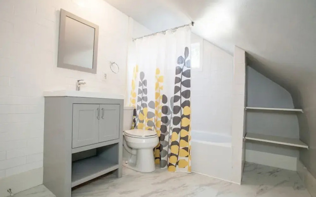 Luxury Collection-4 Bedroom 3 Full-bathroom-boston