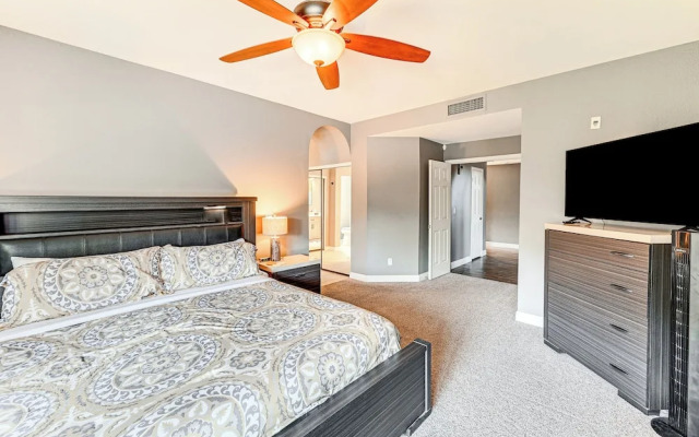Saltwater Pool & Grill: Tempe Retreat!