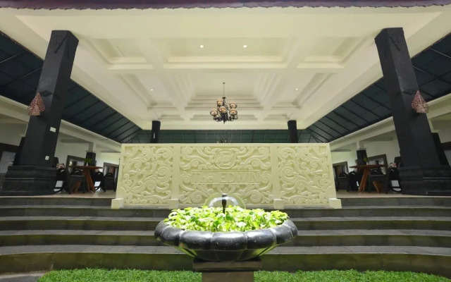 The Edwin Syariah By OYO Rooms