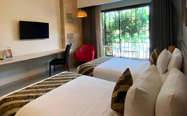 Grand Laguna Hotel & Villa