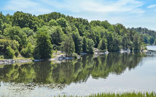 Nice Home in Trångsund With 4 Bedrooms and Wifi