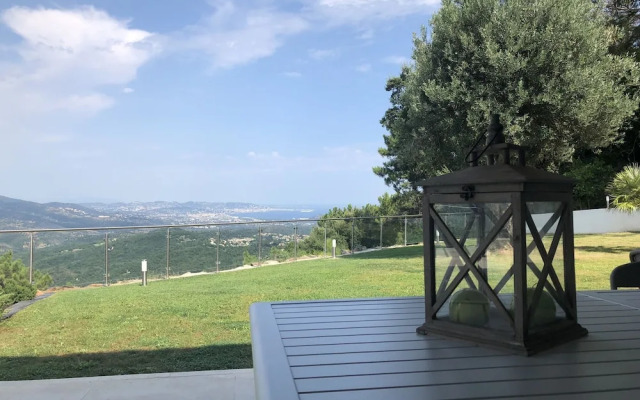 Uxurious Villa in Fréjus With Heated Pool & Panoramic View
