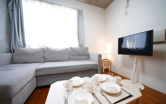 Laffitte Hirai Condominium Hotel