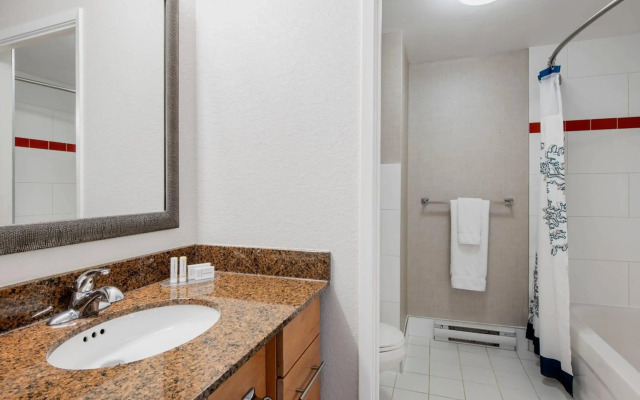 Residence Inn by Marriott Kingston Water's Edge