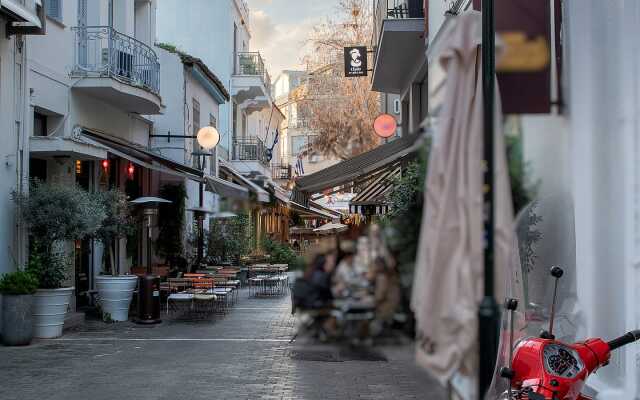 Bonnie Athens by Nin&Bau