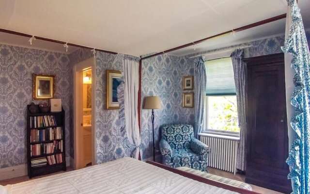 Harbor Knoll Bed & Breakfast