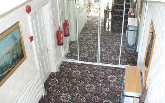 Harewood Lodge Guest house