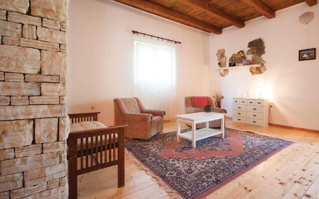 Amazing Home in Lozovac with Hot Tub, WiFi & 4 Bedrooms