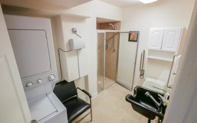 OC2226 Wesley Ave-2nd-Floor