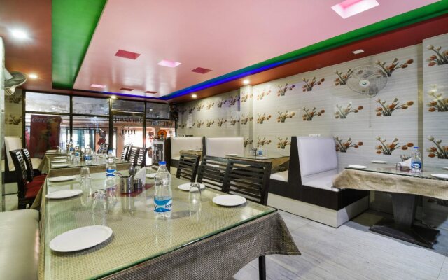 Hotel Holiday Inn By OYO Rooms
