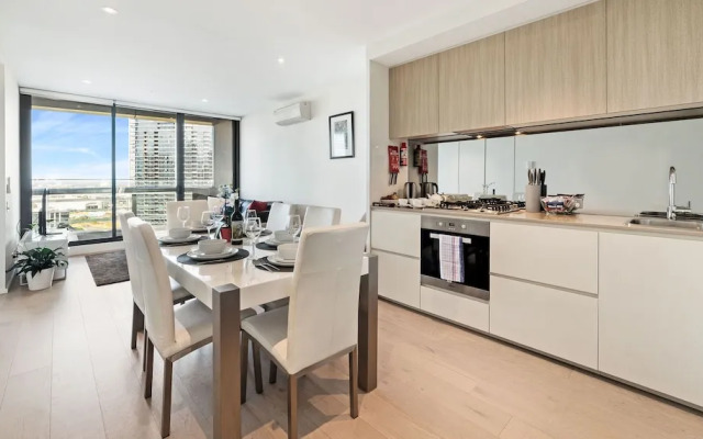 Wyndel Apartments Riverside on Collins