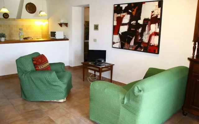 Apartment in Guasticce With Shared Pool