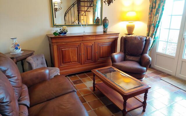 Jacuzzi, billiards and fireplace, semi-detached house, Sibiril