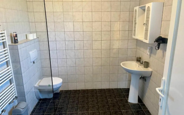 Airport Jazmin Guesthouse