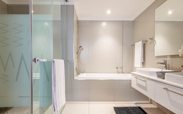 Sandton Smart Apartment Thirteen