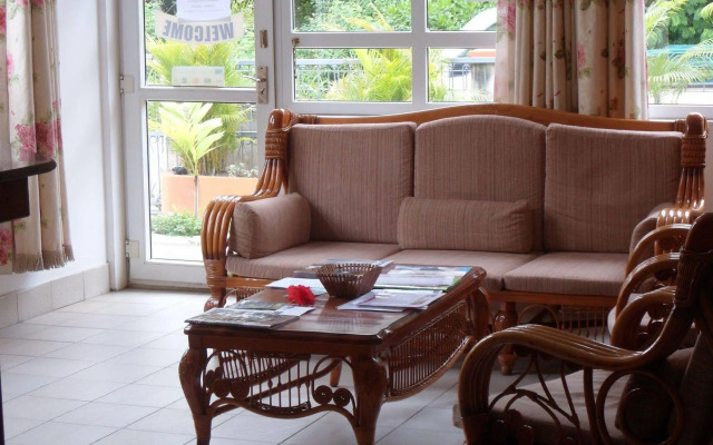Reef Holiday Apartments
