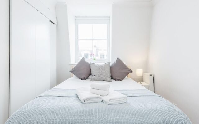 Bright stylish Nott Hill apart sleeps 6