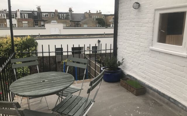 Wix's Lane 3 bed Apartment