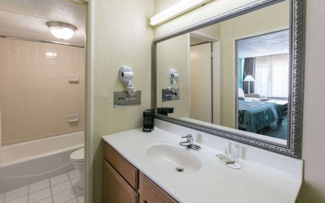 Super 8 by Wyndham Duncan