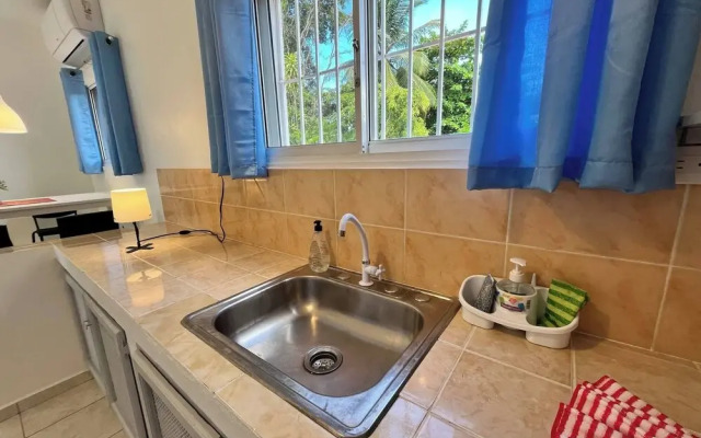 Secure 2-pers Apartment Close to the Beach