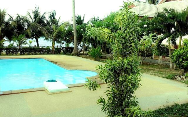 Krisada Beach Resort