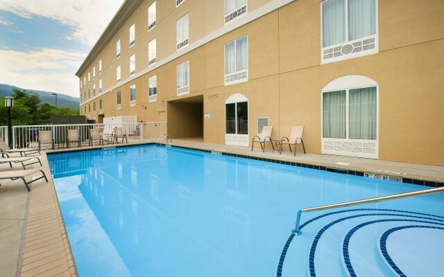 Holiday Inn Express & Suites, Caryville by IHG