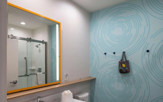 Tru by Hilton Garland Richardson