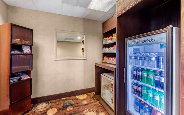 Comfort Inn & Suites Warsaw near US-30