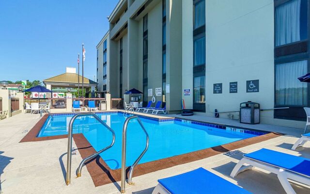 Comfort Inn & Suites Durham near Duke University