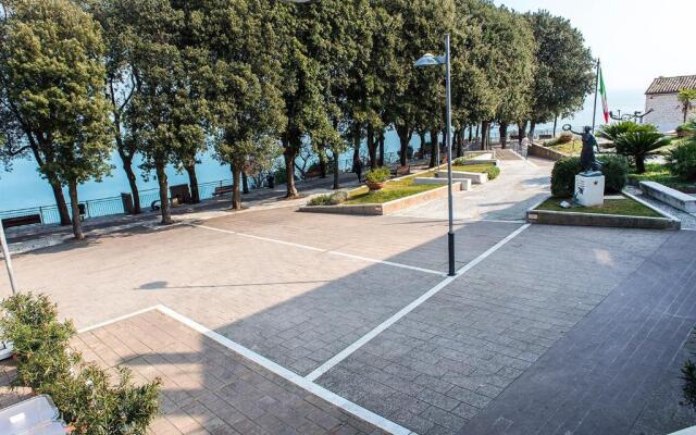 S35 - Sirolo, Trilocale in Piazza Con Vista Mare